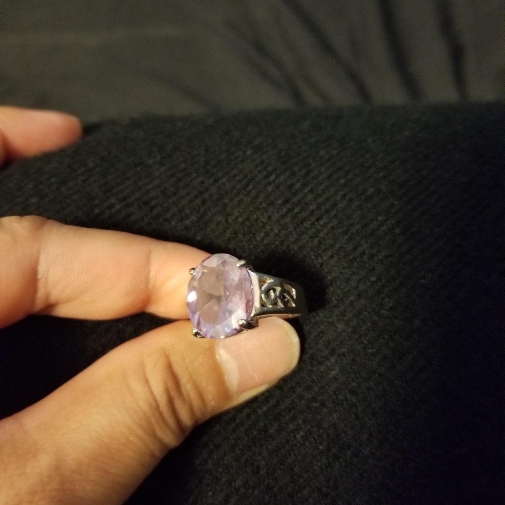 Ring - Picture 3 of 3